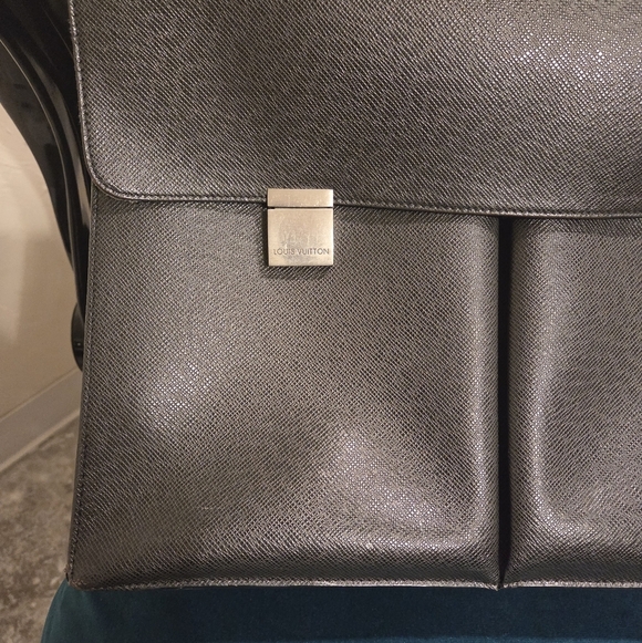 Louis Vuitton Taiga Serviette Tobol Briefcase Black Leather - Picture 7 of 16